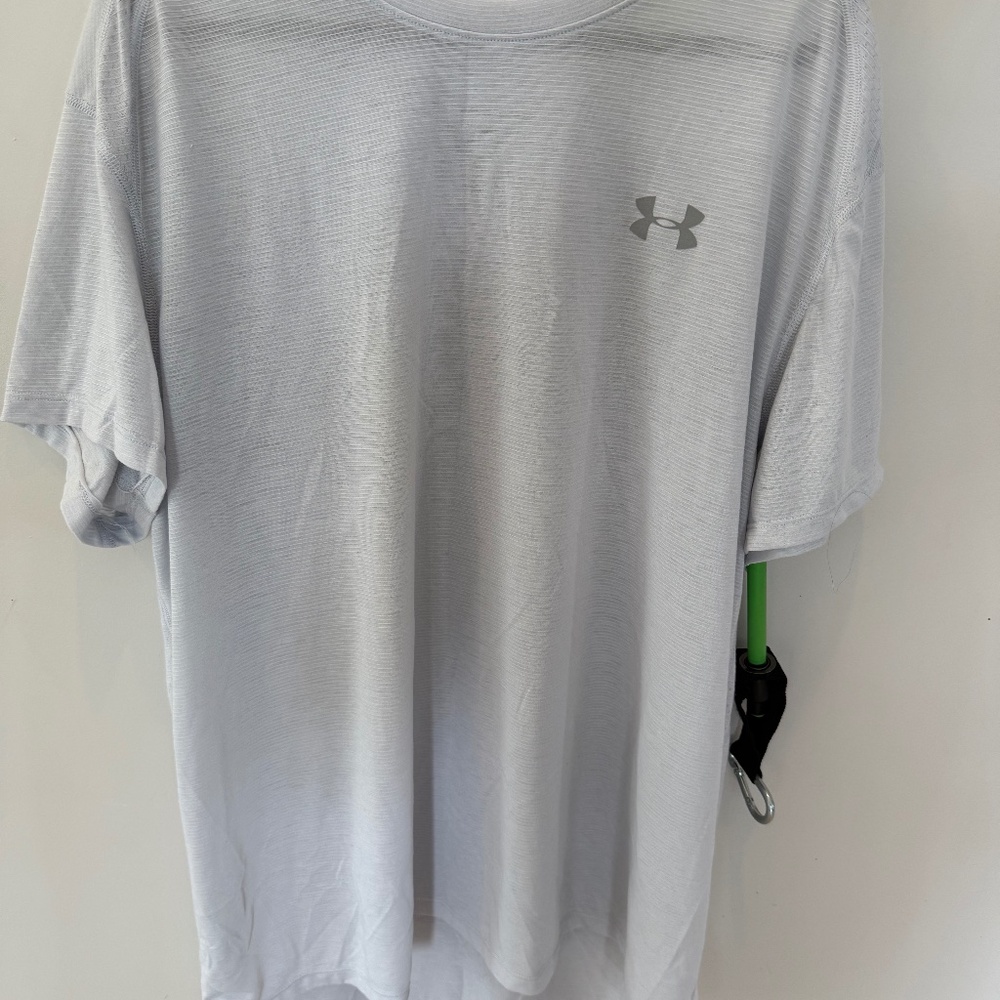 T-shirt under armour